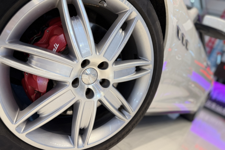 玛莎拉蒂 总裁 2015款 3.0T 标准型中控内饰7003