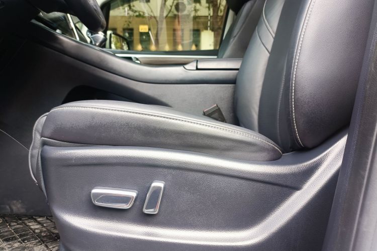 广汽传祺 传祺M8 2021款 大师系列 390T 尊贵版局部细节9010