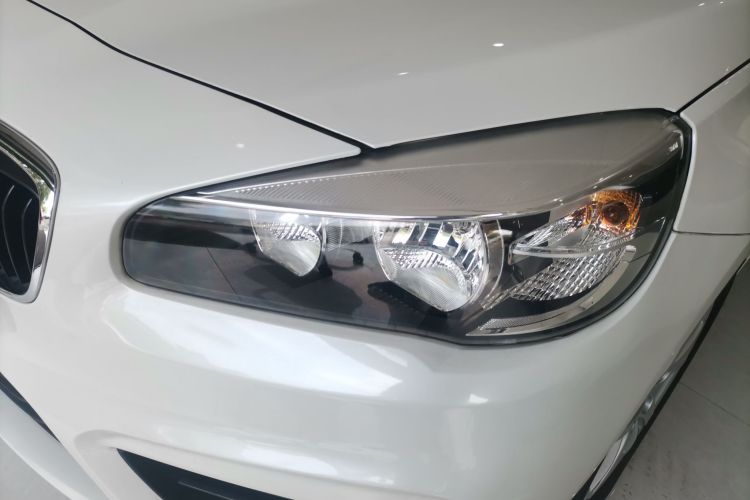 宝马2系多功能旅行车 2015款 218i 领先型车身外观6005