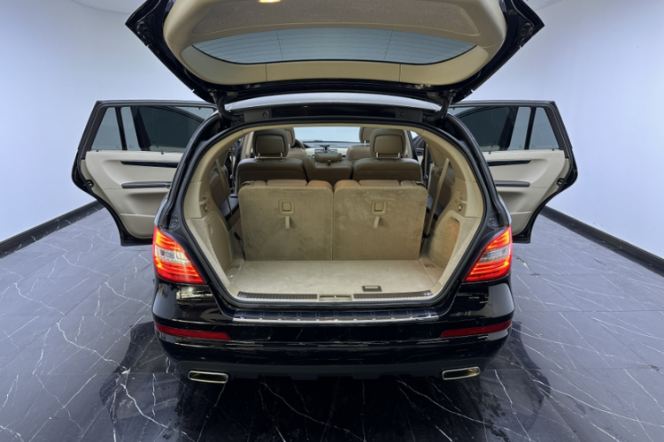 奔驰R级 2017款 R 320 4MATIC 商务型臻藏版局部细节23