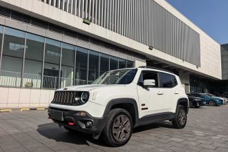 Jeep 自由侠 2016款 2.0L 自动四驱75周年致敬版