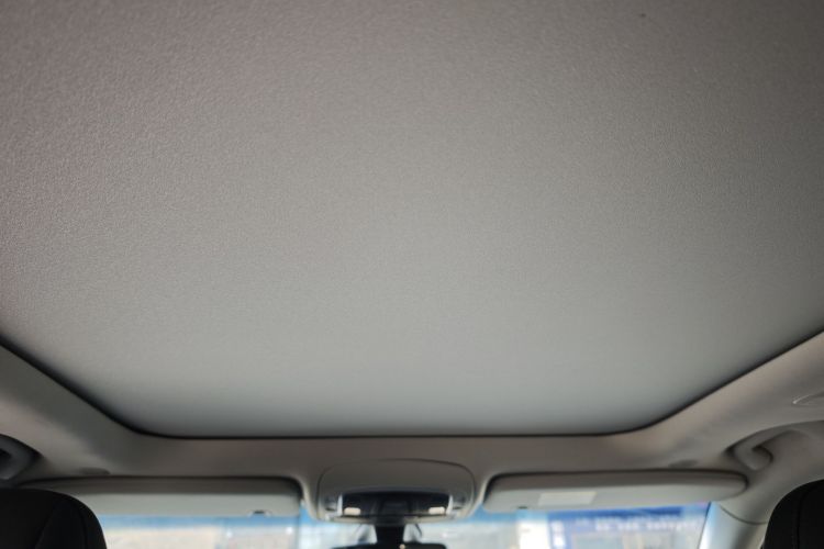 Jeep 指挥官 2018款 2.0T 两驱进享版 国V中控内饰7005