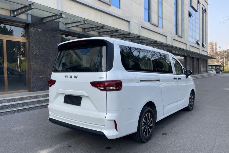 BAW北汽制造 锐胜王牌M7 2023款 2.0L 长轴创富型 9座车身外观6004