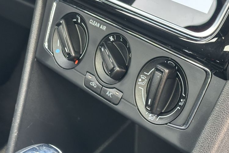 大众 Polo 2018款 1.5L 自动安享型中控内饰7014