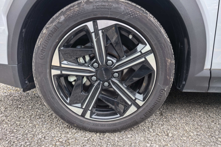 领克06 EM-P 2023款 EM-P 126长续航Halo车身外观6001