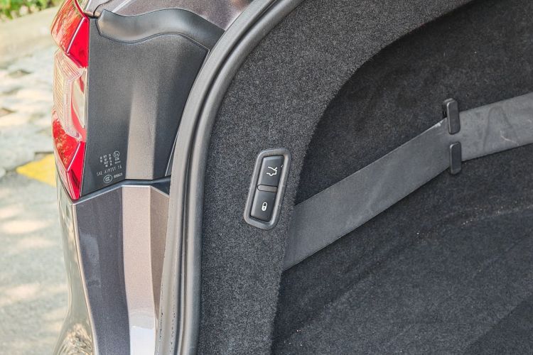 玛莎拉蒂 Levante 2018款 3.0T 标准版中控内饰7006