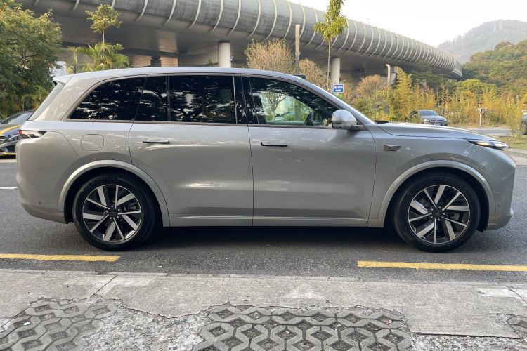 理想汽车 理想L8 2023款 Max车身外观6008