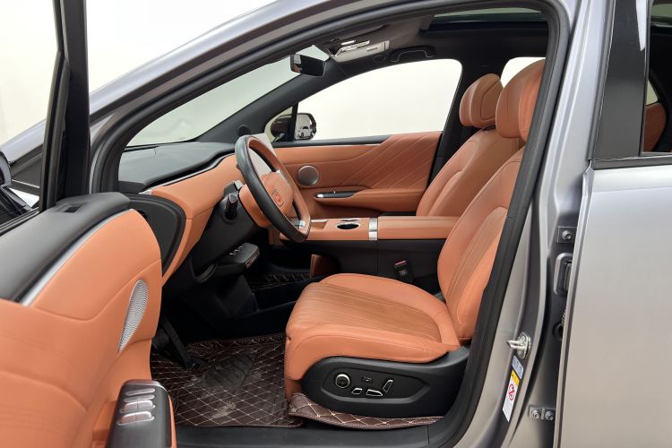 长安启源E07 2025款 纯电 四驱 90kWh Ultra高性能版中控内饰7005