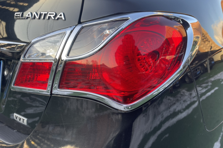 现代 悦动 2011款 1.6L 手动舒适型车身外观6006