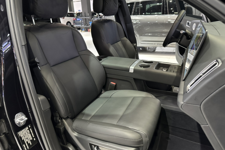 理想汽车 理想L9 2024款 Ultra中控内饰7006