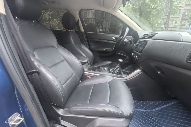 观致5 2018款 改款 1.6T 自动领先型中控内饰7010