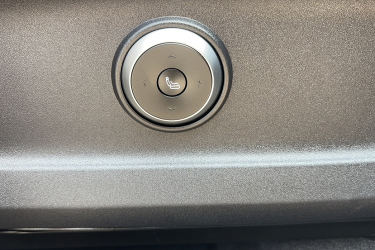 奇瑞 瑞虎8 L 2024款 2.0T 两驱尊贵版 5座局部细节9007