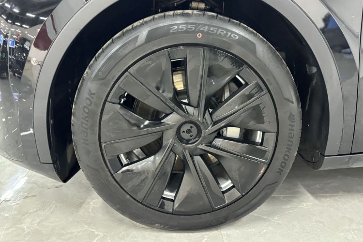 特斯拉 Model Y 2023款 长续航全轮驱动版车身外观6005