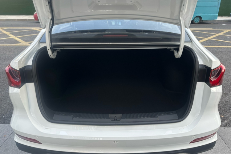 荣威i5 2023款 1.5L 手动舒享版局部细节23