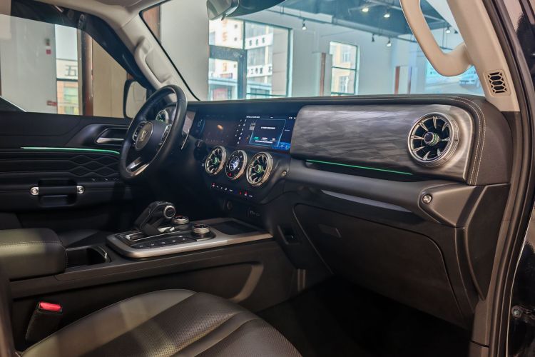 坦克300 2024款 2.0T 征服者中控内饰7004