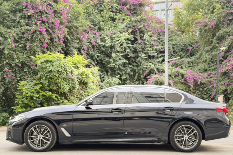 宝马5系 2022款 改款 525Li M运动套装车身外观6001