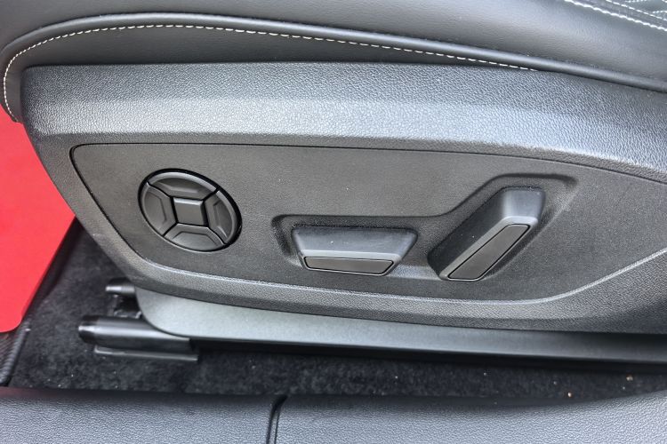 奥迪A3 2025款 A3L Limousine 35TFSI 飞驰尊享型中控内饰7011