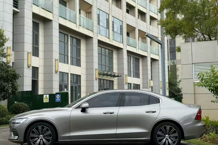 沃尔沃S60 2021款 T4 智远豪华版车身外观6007