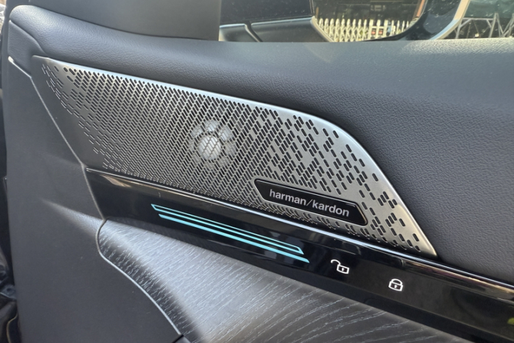 宝马5系 2024款 525Li 豪华套装中控内饰7003