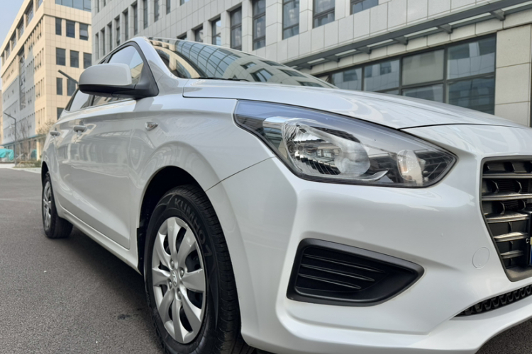 现代 瑞纳 2020款 1.4L 手动GL焕新版局部细节9003