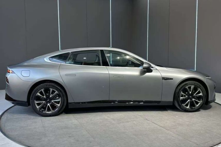 小鹏P7 2020款 670E车身外观6004