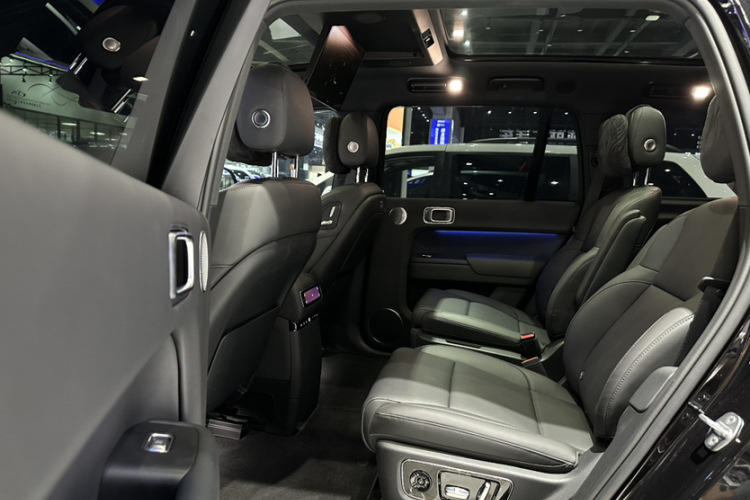 理想汽车 理想L9 2024款 Ultra中控内饰7002