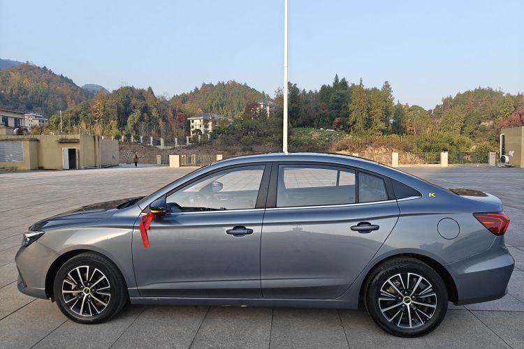 荣威i5 2021款 改款 1.5L CVT钻石版车身外观6007