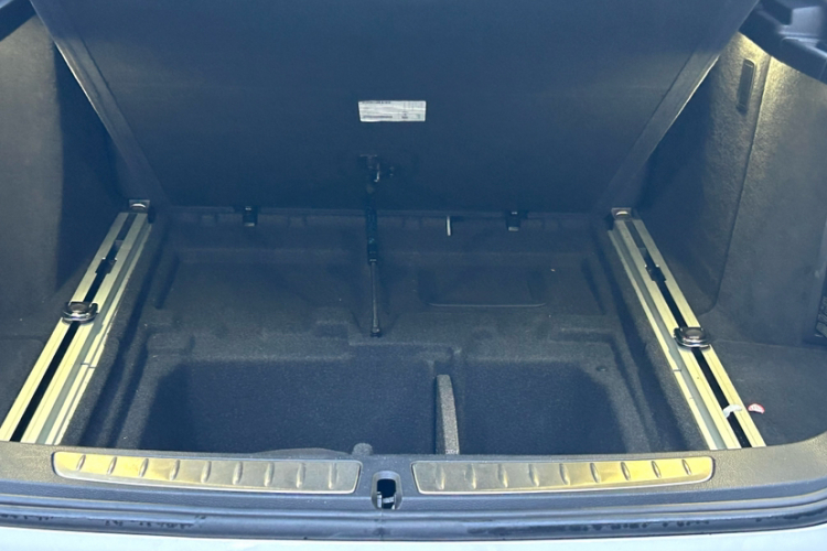 宝马3系GT 2019款 320i 时尚型中控内饰7010