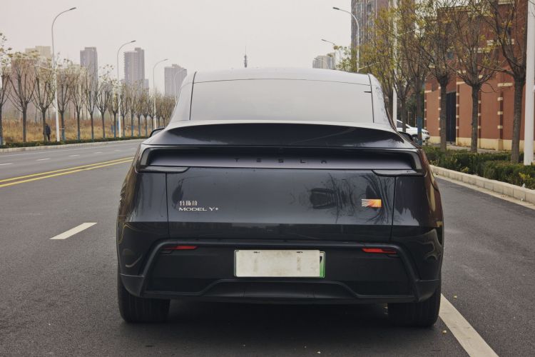 特斯拉 Model Y 2025款 后轮驱动版车身外观6003