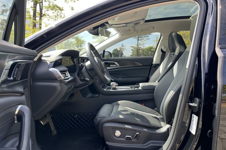 红旗H6 2023款 2.0T 致逸版中控内饰7003