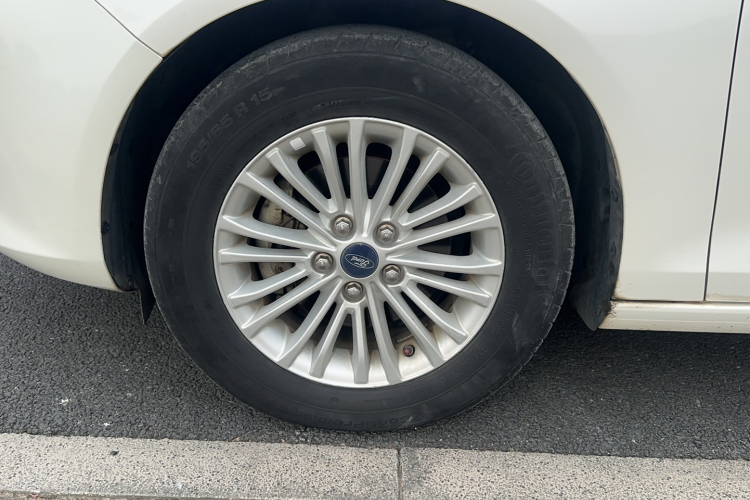 福特 福睿斯 2015款 1.5L 自动舒适型车身外观6004