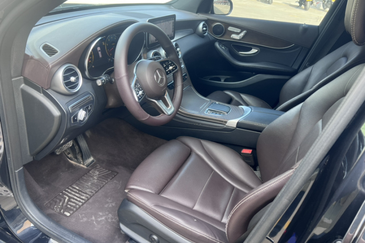 奔驰GLC 2020款 GLC 260 L 4MATIC 豪华型中控内饰7002