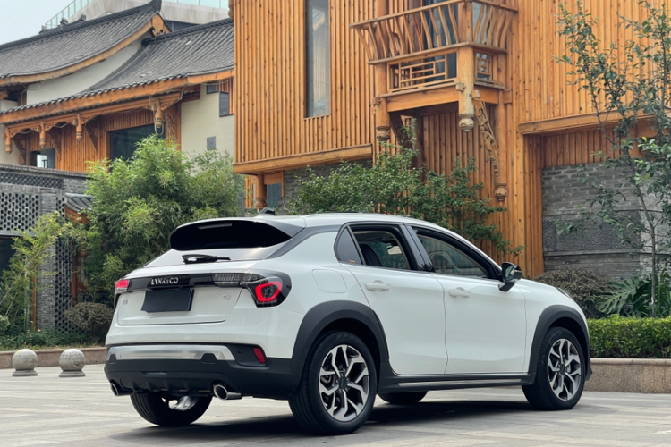 领克02 2021款 1.5TD DCT两驱劲 冠军版车身外观6008