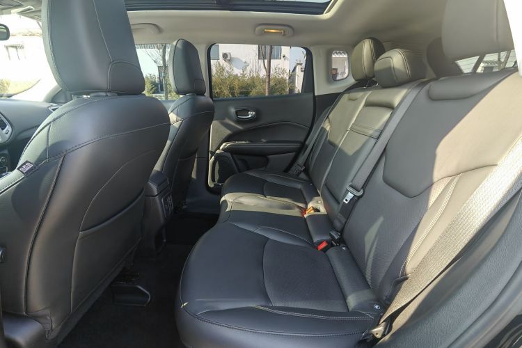 Jeep 指南者 2017款 200T 自动家享四驱版中控内饰7002