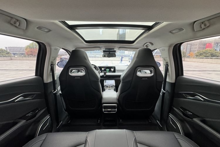 哪吒汽车 哪吒U 2021款 Pro 500 登月版局部细节22