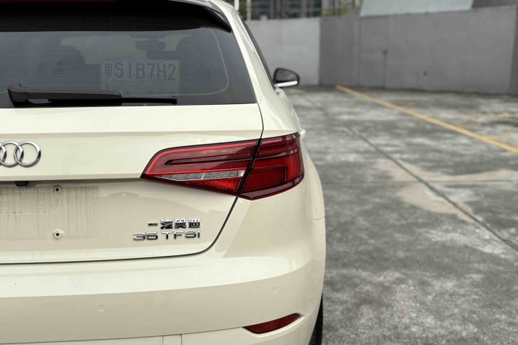 奥迪A3 2018款 30周年年型 Sportback 35 TFSI 进取型车身外观6005