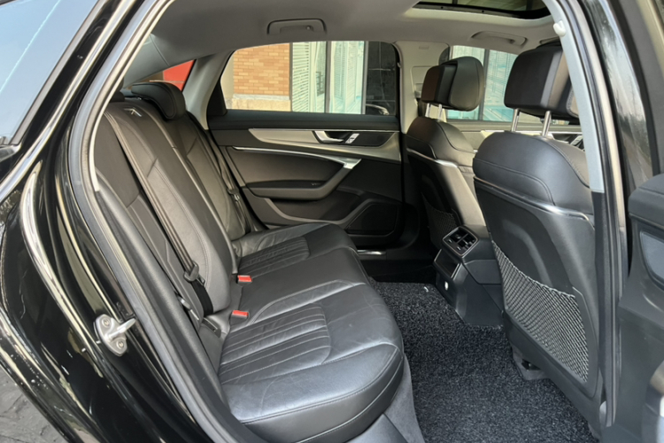 奥迪A6L 2019款 40 TFSI 豪华致雅型车身外观6007