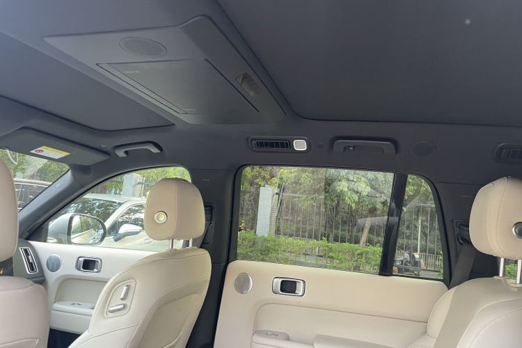 理想汽车 理想L8 2023款 Max中控内饰7010