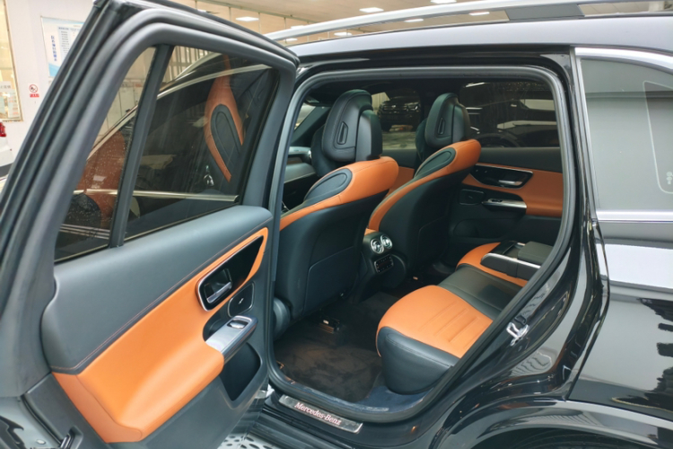 奔驰GLC 2023款 GLC 260 L 4MATIC 豪华型 5座中控内饰7002