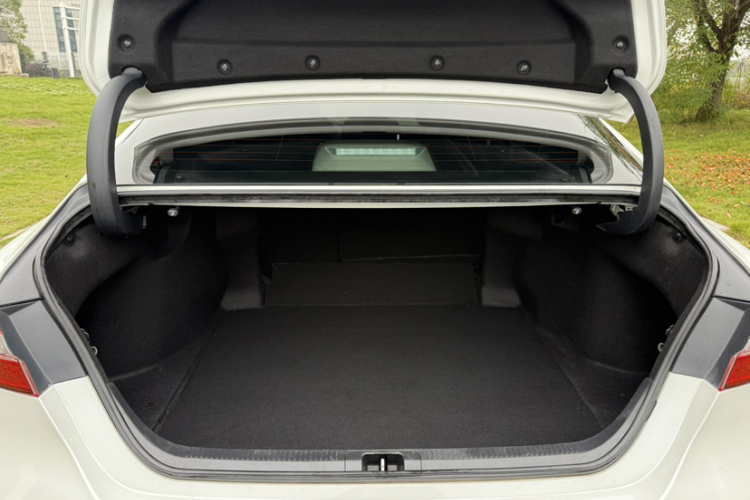 丰田 凯美瑞 2021款 2.0G 豪华版中控内饰7007