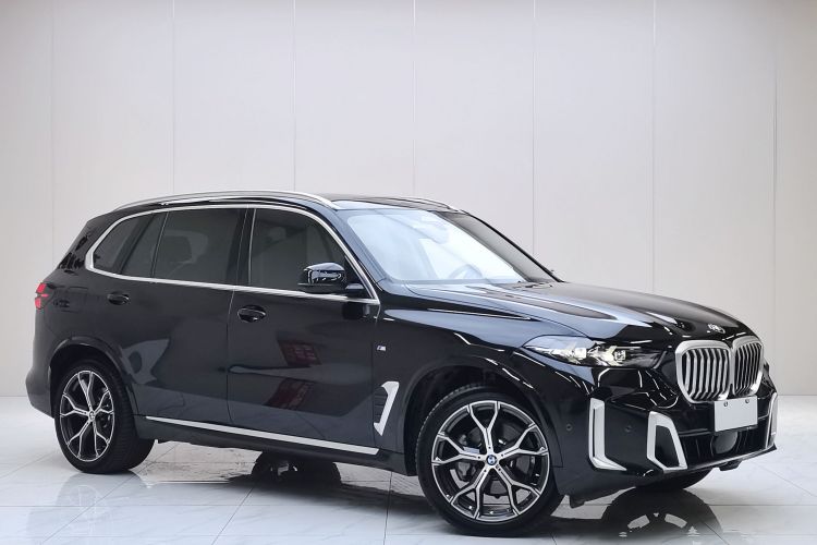 宝马X5 2023款 xDrive 30Li 尊享型M运动套装车身外观6003