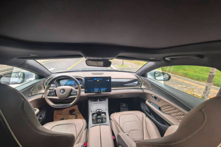 比亚迪 汉 2022款 DM-i 121KM 尊享型中控内饰7002