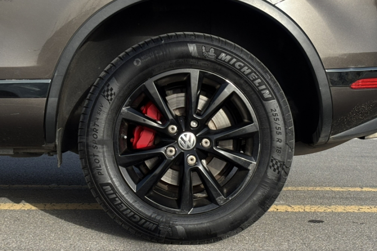 大众 途锐 2016款 3.0TSI 标配型中控内饰7002