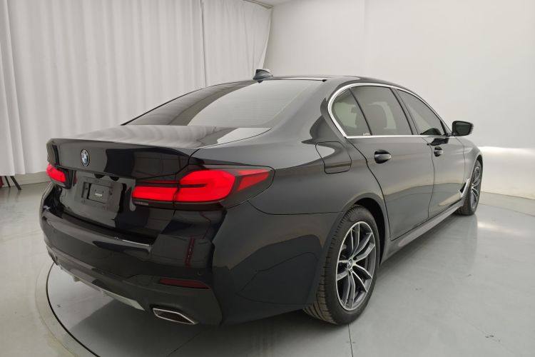 宝马5系新能源 2021款 535Le 先锋版M运动套装车身外观6004