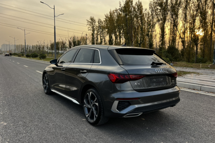 奥迪A3 2021款 Sportback 35 TFSI 豪华运动型车身外观6003