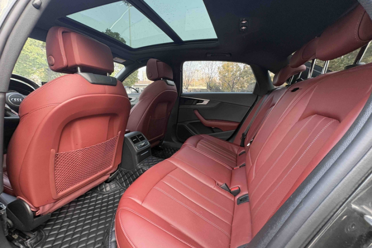 奥迪A4L 2023款 40 TFSI 豪华动感型中控内饰7004