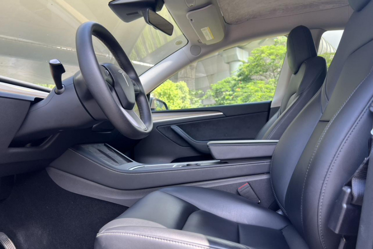 特斯拉 Model Y 2022款 长续航全轮驱动版局部细节9001