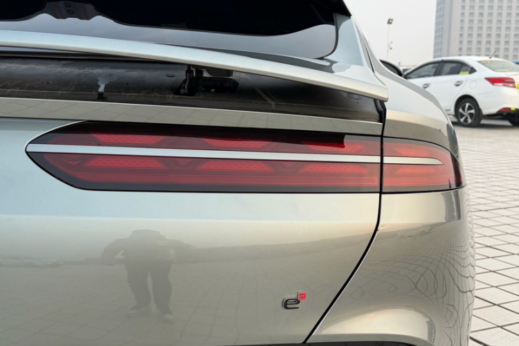 腾势Z9GT 2024款 1100四驱Max版车身外观6011