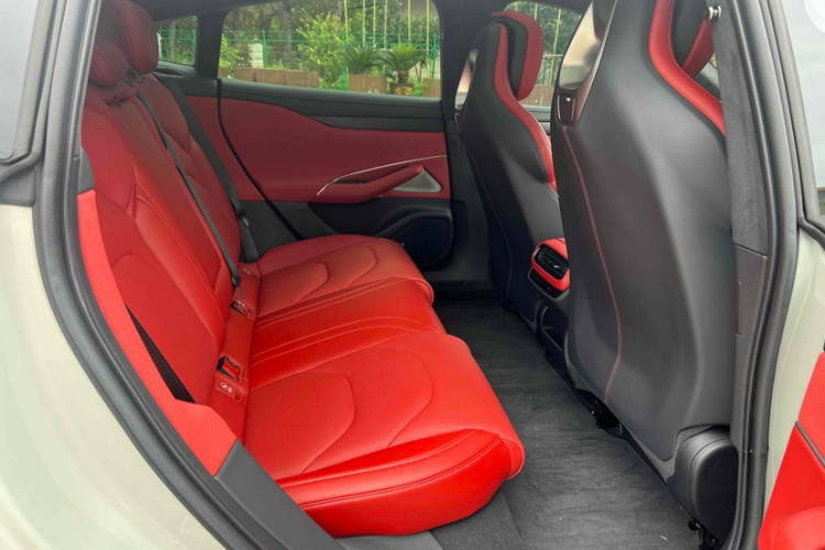 小米汽车 小米SU7 2024款 四驱超长续航高阶智驾Max版中控内饰7001