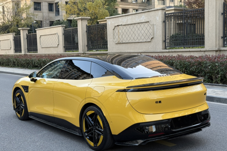 极氪007 2024款 四驱性能版 100kWh车身外观6001